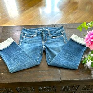 American Eagle Outfitters, Artist crop jeans.